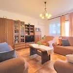 Haus *